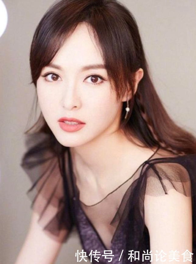  『亮眼』唐嫣一袭亮片裙尽显少女感，美起来太高调像个仙女，时尚亮眼