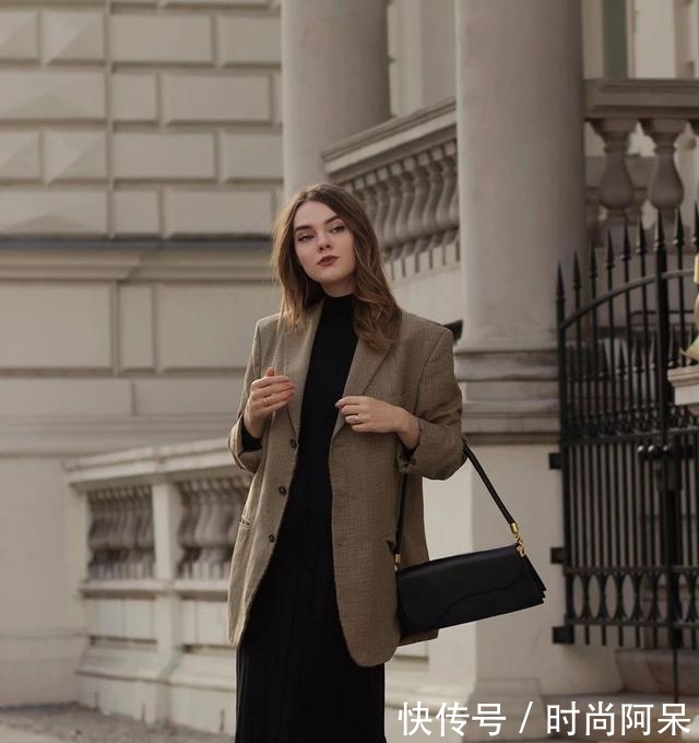  『你好』薄外套加仙女裙才是春天的打开方式，显瘦又显高，让你好看到爆