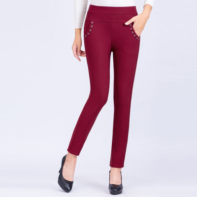 还在穿过时的牛仔裤，早秋流行“立秋裤”，一款比一款嫩的慌