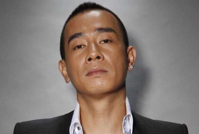  「永远的痛」陈小春永远的痛！最穷时3千块卖了弟弟，今身家上亿却找不回弟弟