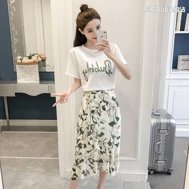 老婆刚买的一批“晚晚风”套装，看上去不以为然，一件上身美爆了