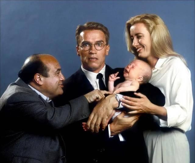  [动作明星]叫施瓦辛格“扮女人”“生孩子”，这部电影真笑出了我的八块腹肌