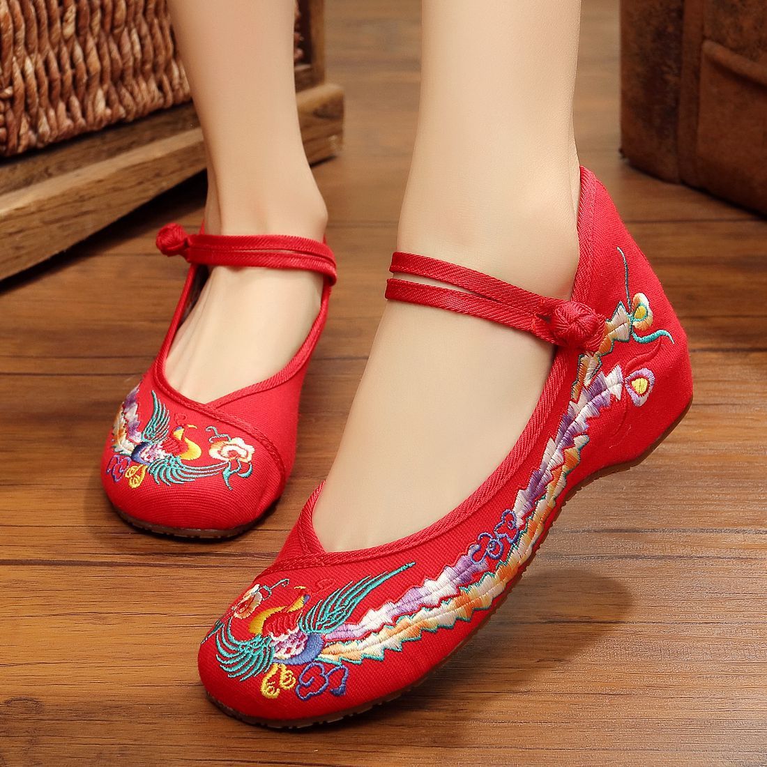 说老北京布鞋土的，肯定没见过这些，比小白鞋洋气多了