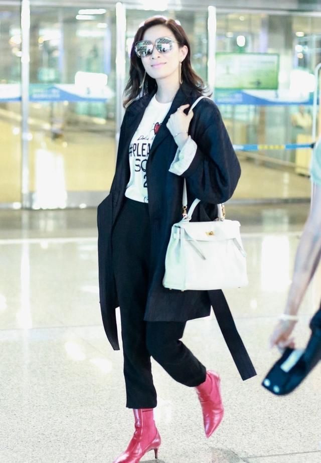 TVB出道的女星，鞋子就是她们的雷区，“娴妃”佘诗曼也中招了!