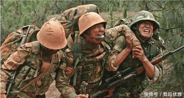  伍六一实际上@《士兵突击》，五六一为了战友舍己为人，为什么不能被老A特招