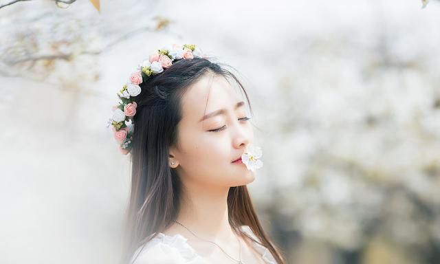  笑话：幽默笑话：下课后我咱俩去后操场看搞对象的