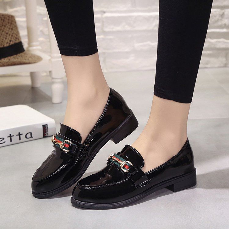 女人味十足的几款女鞋，这样简单一搭配，简直美翻了