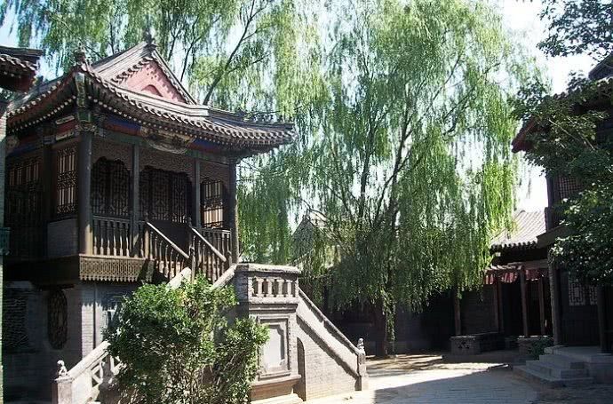  电视剧：一部部经典的电视剧在“飞腾影视城”里诞生，谱写出动人的旋律和伟大的篇章