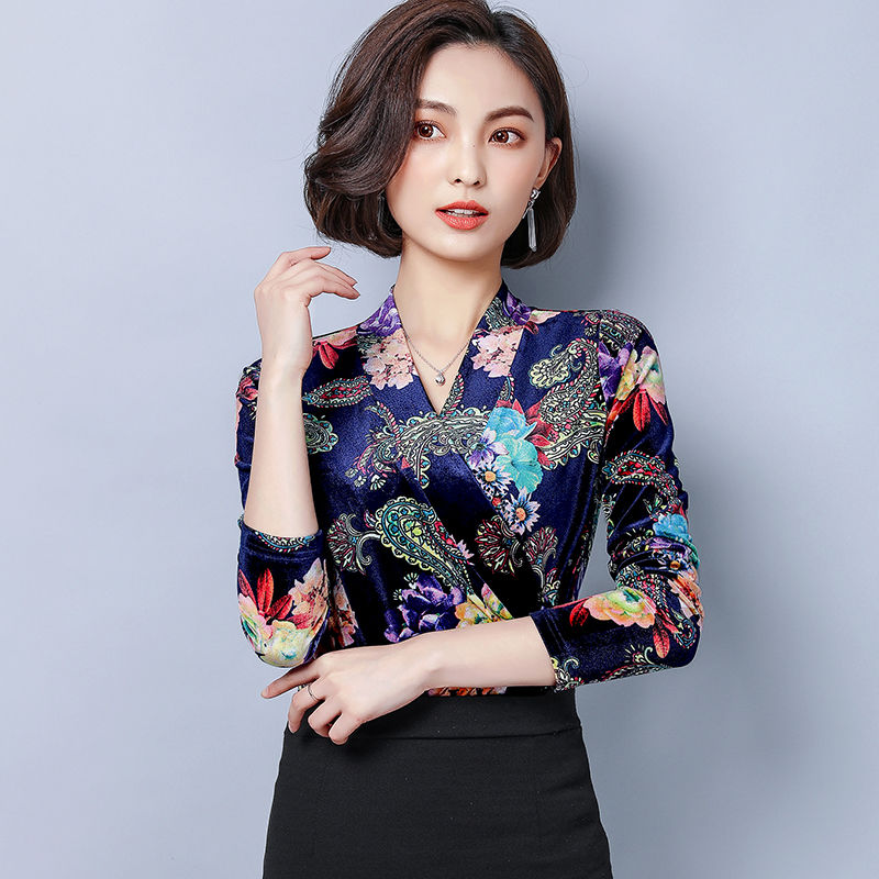 奔四女人这样穿小衫,洋气造型超好看