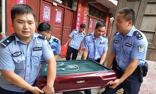 在农村，一旦有人沉迷3件事，就算家里再有钱，日子也会越过越苦