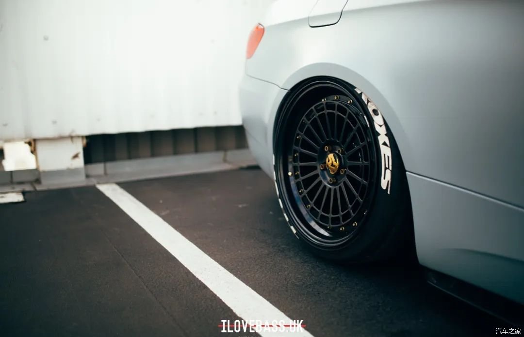  「姿态」低空飞行战舰灰宝马 E92 M3，姿态风格却难掩大佬气质