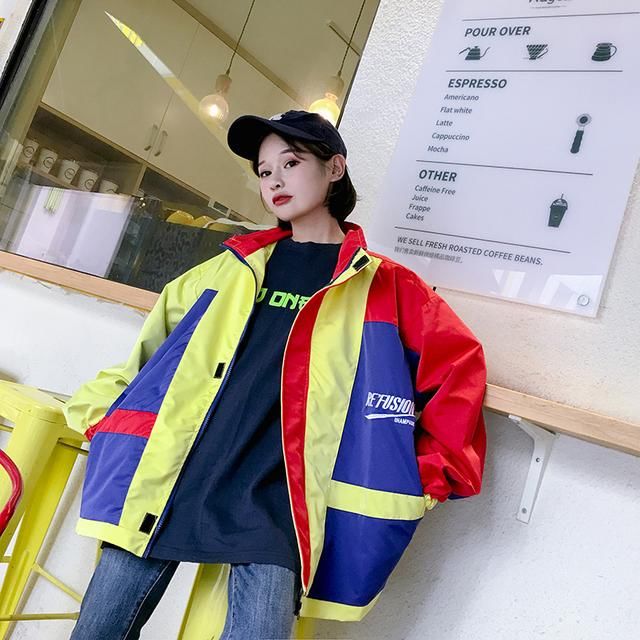 小个子女人别穿风衣，短夹克+高腰A裙，成就你无与伦比的美