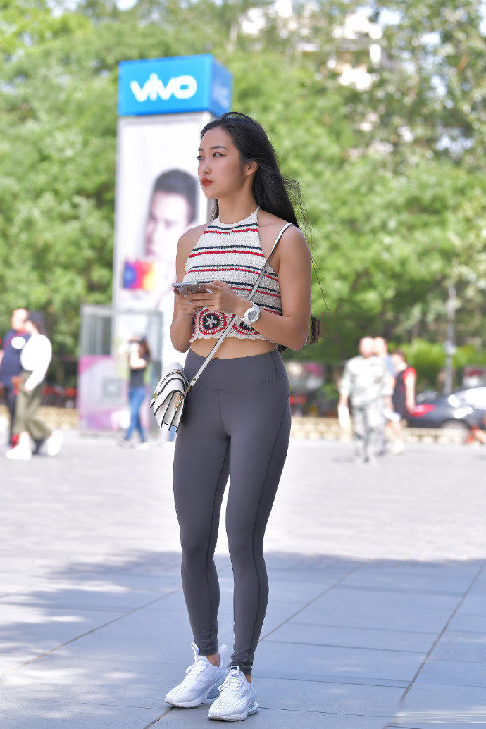 六款白领的时尚穿搭参考，让你气场十足!