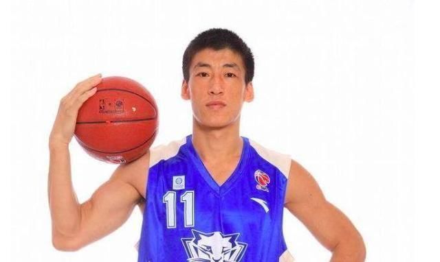  【CBA】酒后吐真言！前CBA球员深夜直播，酒后表白美女裁判