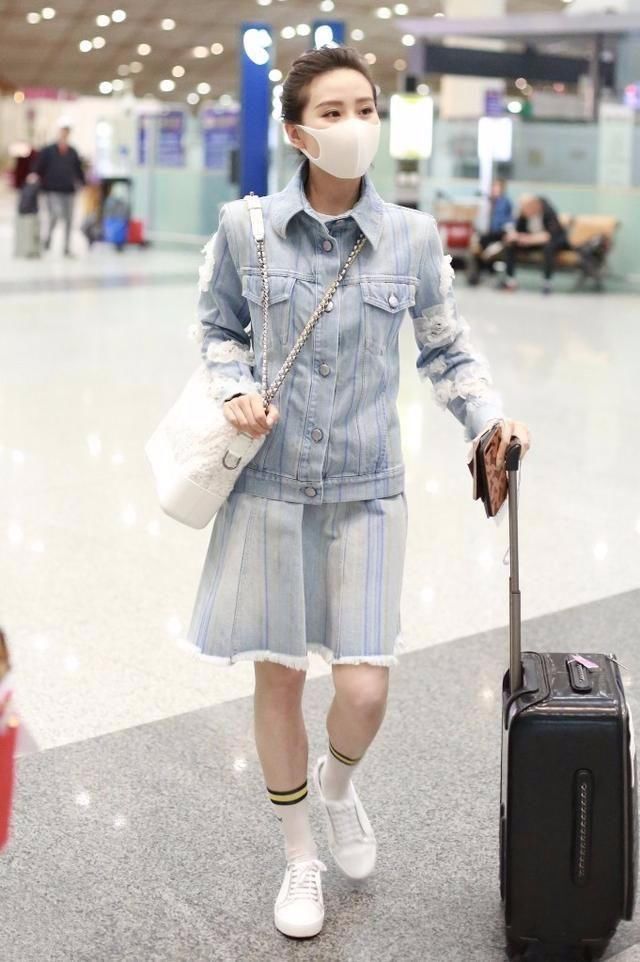 蔡依林剪个叉就拯救了这条“显短裙”，刘诗诗还没她穿的显腿长!