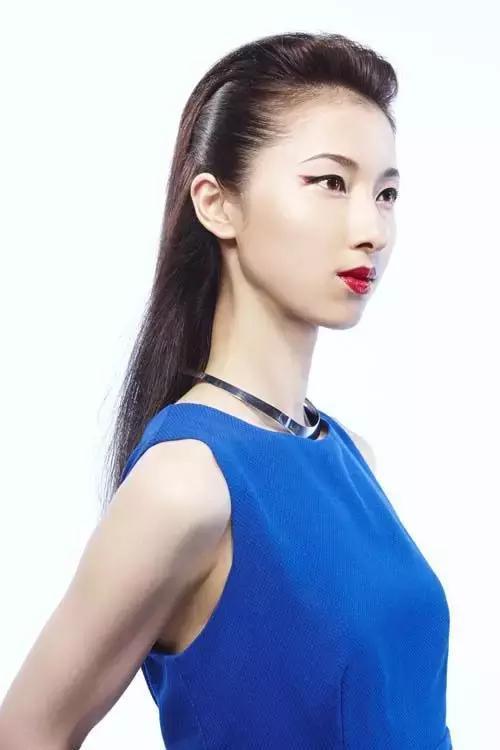 「每研美肤」爱美女人必看，一个模特，不同妆容，美……