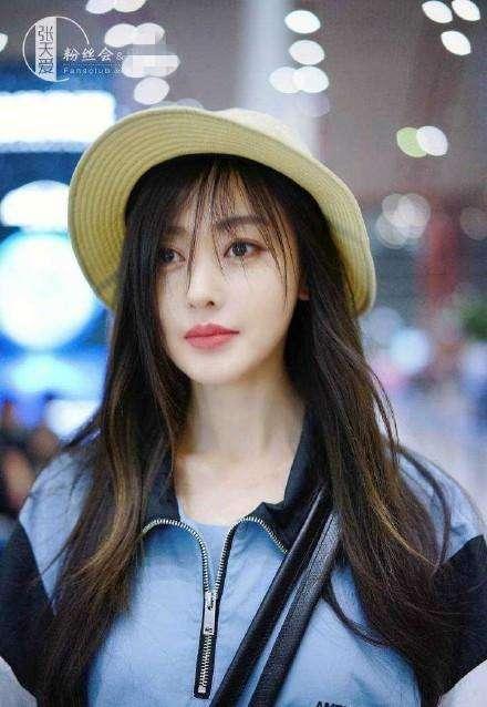 街拍：本以为杨颖跟杨幂的新发型已够仙了，直到看到她的，美炸了