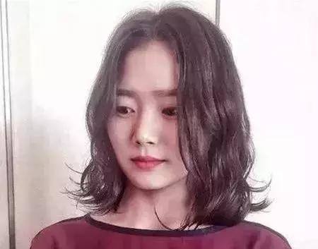 宋慧乔林允儿佘诗曼 2018年明星扎堆爱上齐肩卷发