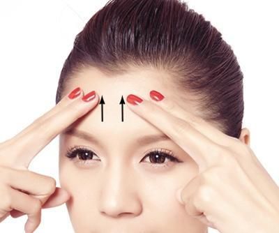 女人过了40岁，多按面部这3个“美容穴”，让你比同龄人显年轻！