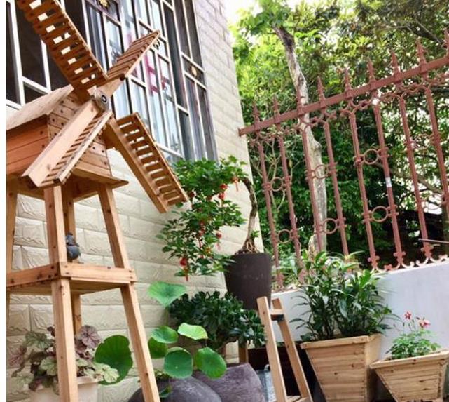 悠哉悠哉，雅致古朴的风格，每个养花人梦想的小院