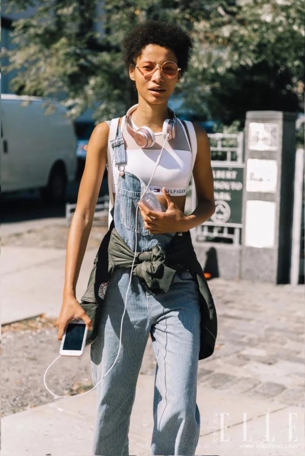 别再穿阔腿裤了 今夏最流行的“初恋裤”来了！