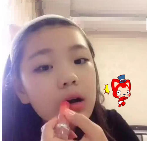 抖音小学生精通化妆，秒变“夜店公主”引热议，让人惊呼不敢网恋