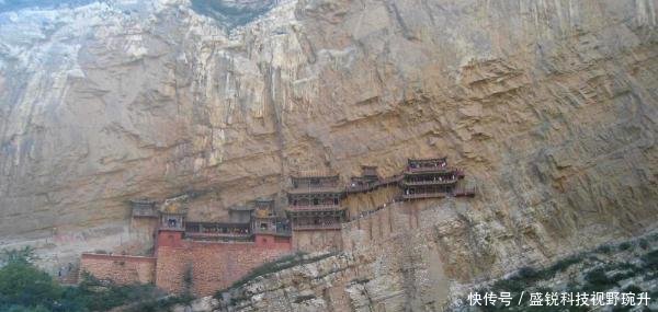 比恒山悬空寺更险的寺庙！建在险峰顶端，至今没明白怎么建造的！