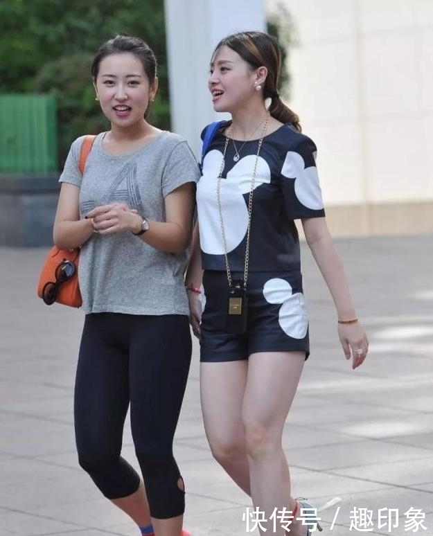 『美女』美女街拍:明媚动人的小姐姐,穿搭有型,秀出时髦风范!