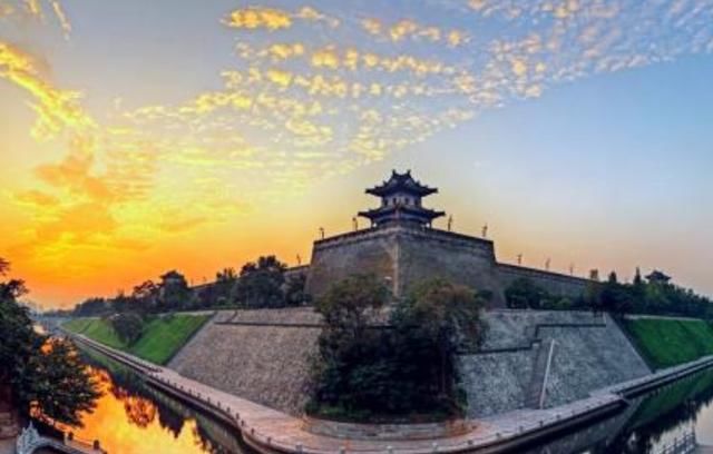  我国@我国西部三个超大型城市，交通实力强悍，而成都实现大逆袭