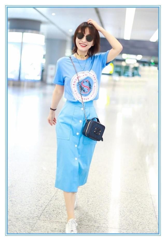 吴昕不过穿了件半身裙，不仅藏住了短粗腿，连小蛮腰都出来了！