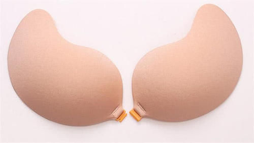 女生吊带裙里应该穿什么内衣，才不会让这个夏季成为笑话！