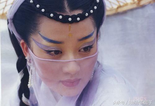 眼妆亮晶晶的古装女子，张茜娇俏可爱、大S唯美贵气、许晴最夸张