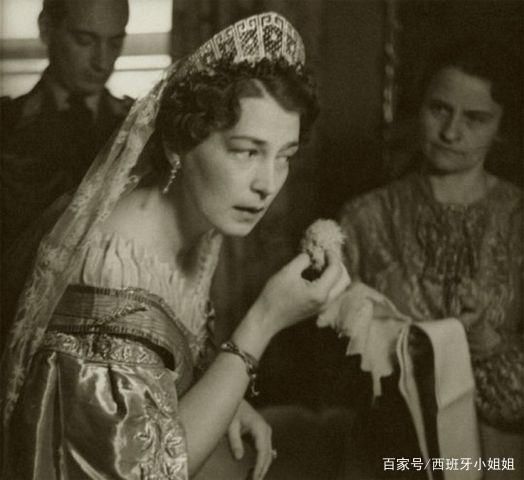  「梳子王冠」koch的光芒在这些王冠上继续闪耀，3顶冠冕最爱的还是大梳子