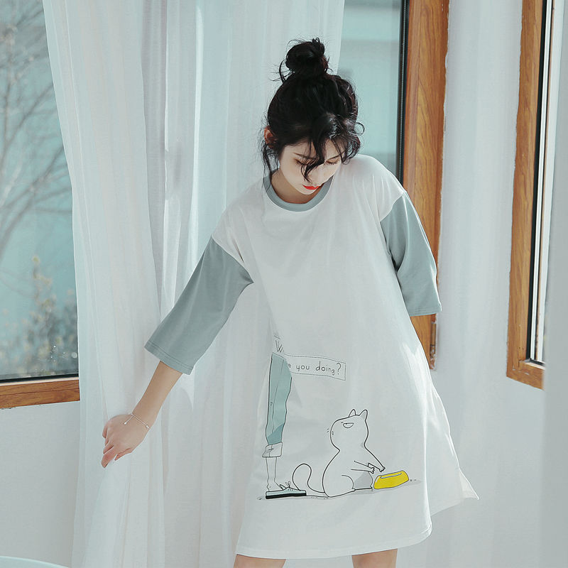 为什么女人睡觉非要穿睡衣?瞧瞧下面女人怎么穿，让你一饱眼福