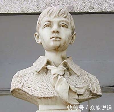  赖宁■小英雄赖宁离世31年，名字被移出教科书，照片从学校摘下