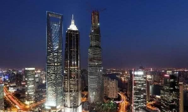 我国第一高楼:历时8年才建成全楼118层,每天游客参观量达三万
