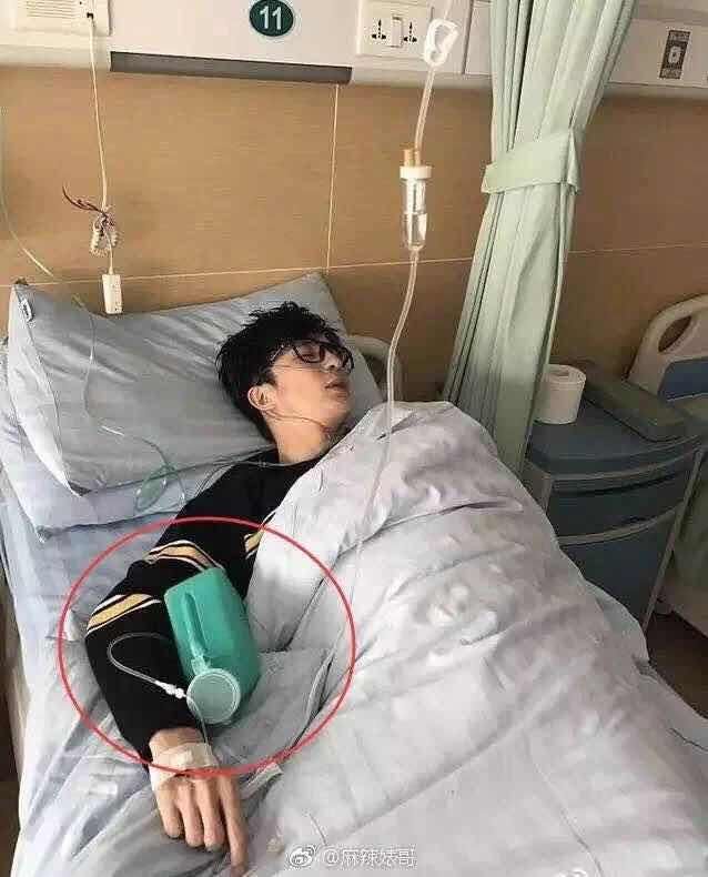 屡次被打脸，想晒晒娃仍被全网diss，薛之谦的洗白之路真的难