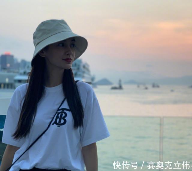  [塑料]Baby过生日杨幂祝福好敷衍，对比倪妮，明明白白塑料姐妹情啊