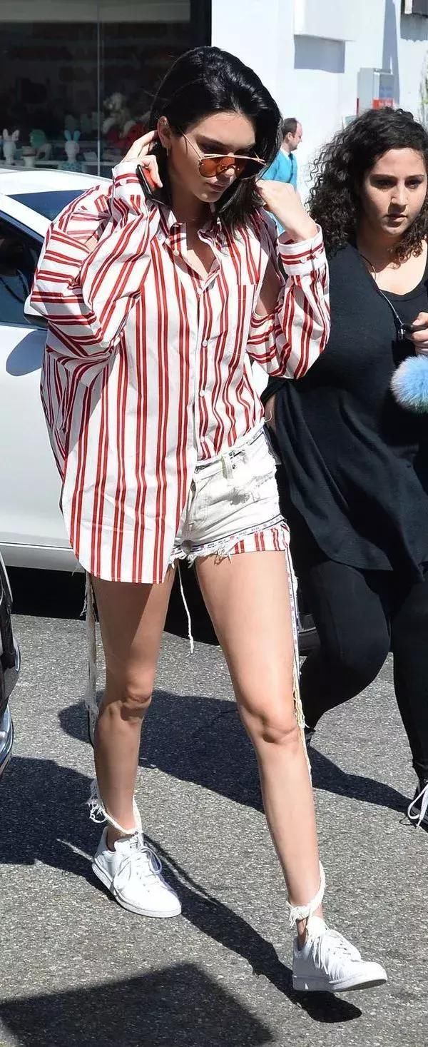 慵懒甜美超酷girl，卡戴珊家金小妹!