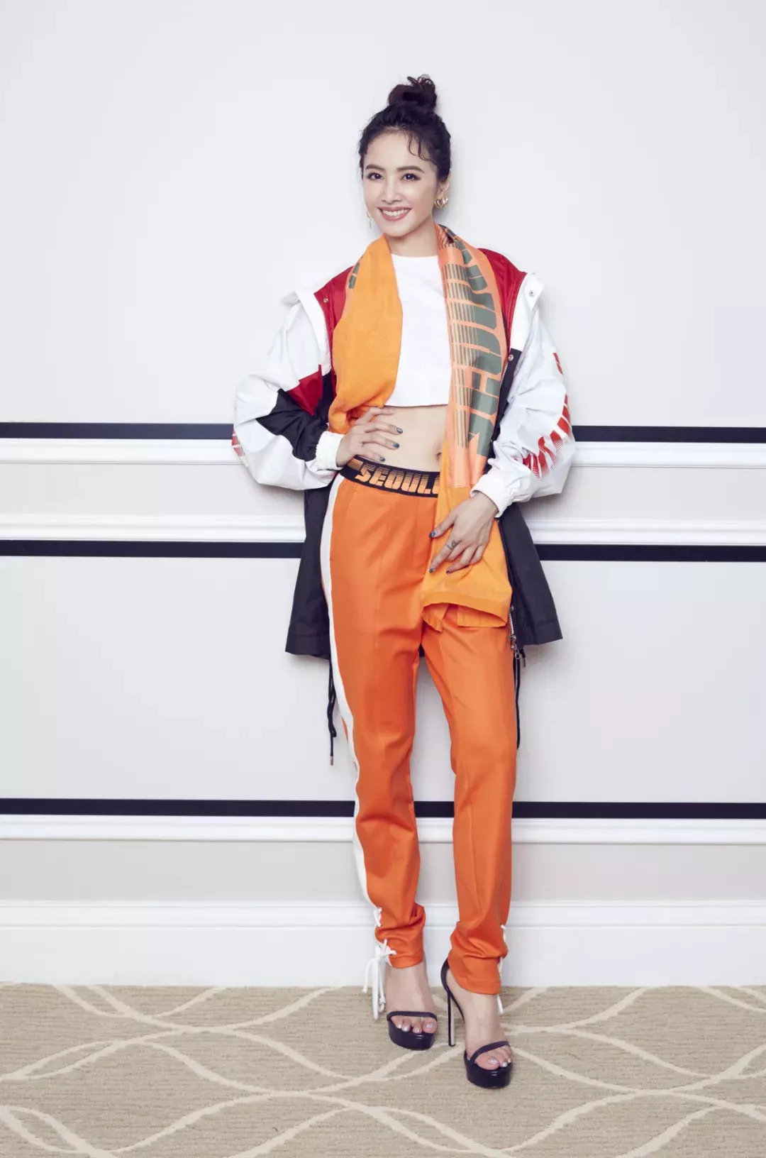 开学了，今年流行的校服裤又更新了！谁穿谁好看！