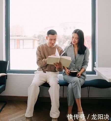  #美美#女孩们如何美美地去复工来康康今年流行的这些穿搭风格吧