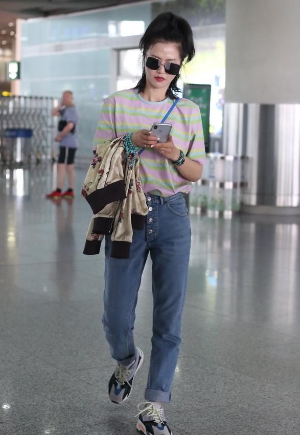 谭维维换上了秋装,网友:今年秋季的流行款,有眼光!