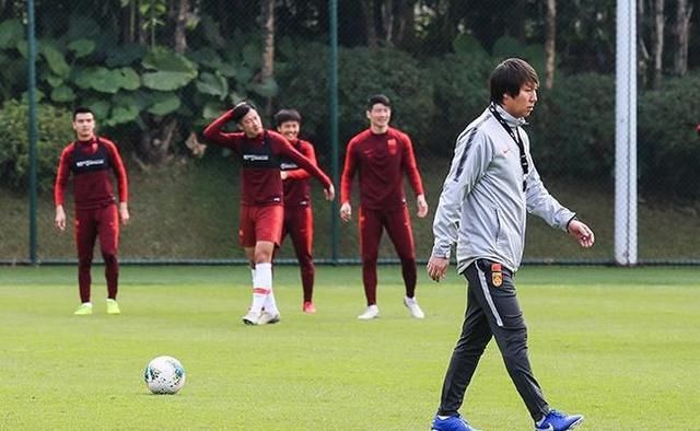 俱乐部■鲁媒狠批李铁和足协:国足集训毫无意义 滞留海外自找麻烦