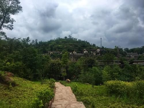 成都最低调的一个古镇，藏在深山中，交通不便但人少景美