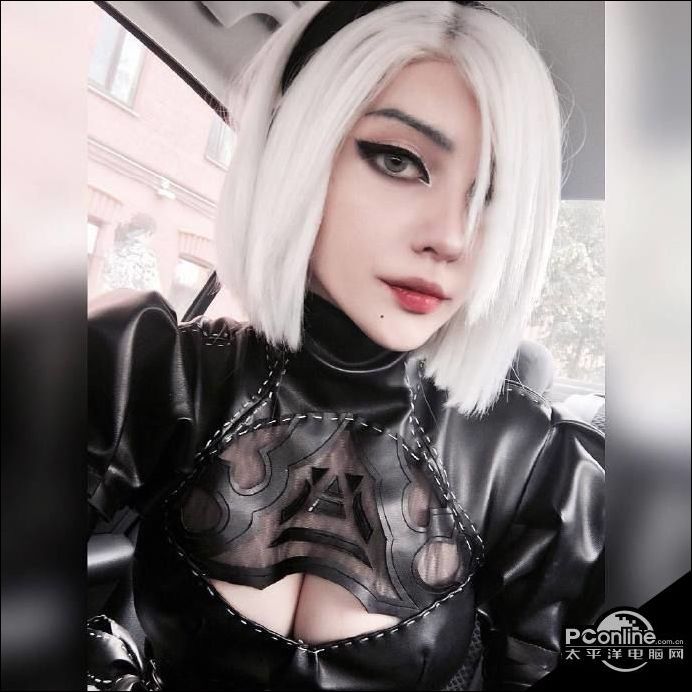 美女COS尼尔机械纪元2B 穿紧身衣身材火辣