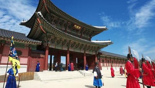 继越南之后,尼泊尔也贴出“汉字标语”,驴友:真够义气!