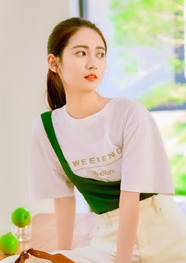  视觉冲击力：温柔穿搭最撩人!春夏季优雅轻熟风,让你美得高级,显气质!