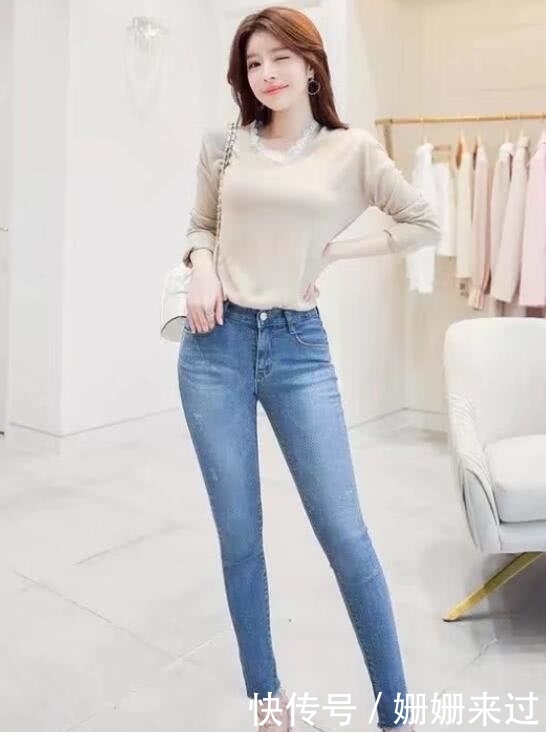  【气质】牛仔裤新潮耐看，搭配上时尚上衣，可以展现出你的与众不同的气质