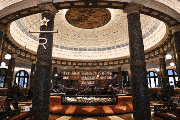 星巴克爆改百年老建筑,将闲置“废楼”改出王炸!网友:别卖咖啡