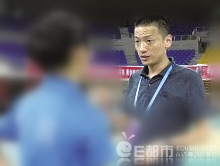 刘坚军被曝性骚扰事件真相 刘坚军个人资料照片孙孙向你扔了只狗